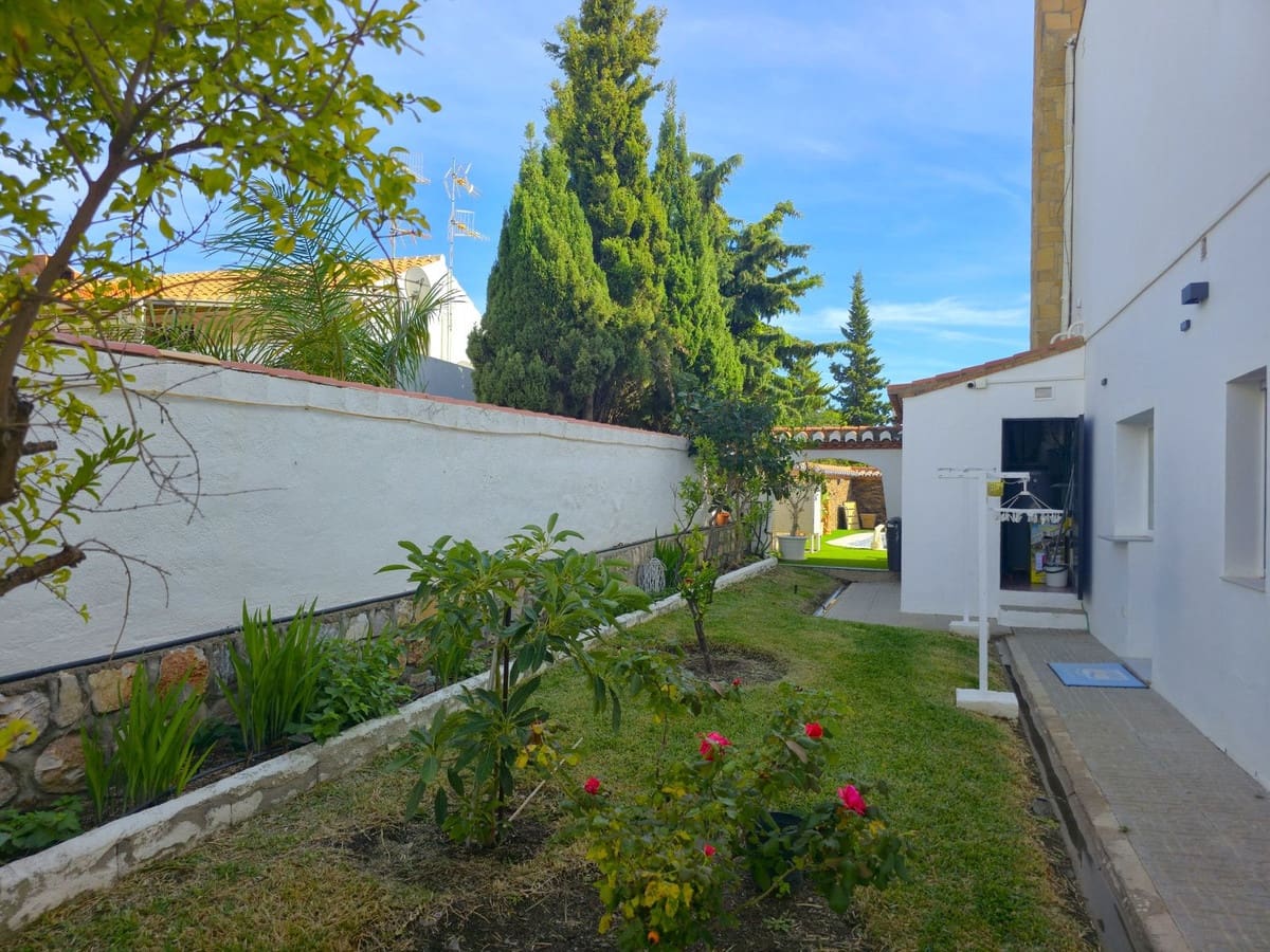 7 bedroom Villa for sale in Motril with pool garage - € 900,000 (Ref: 9361789)