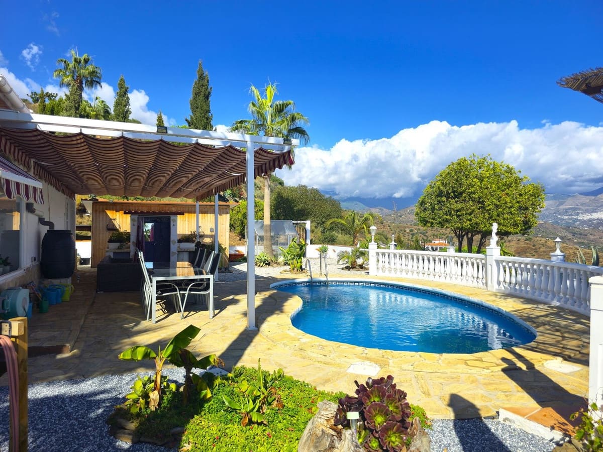 3 sovrum Villa till salu i Arenas med pool garage - 595 000 € (Ref: 9363436)