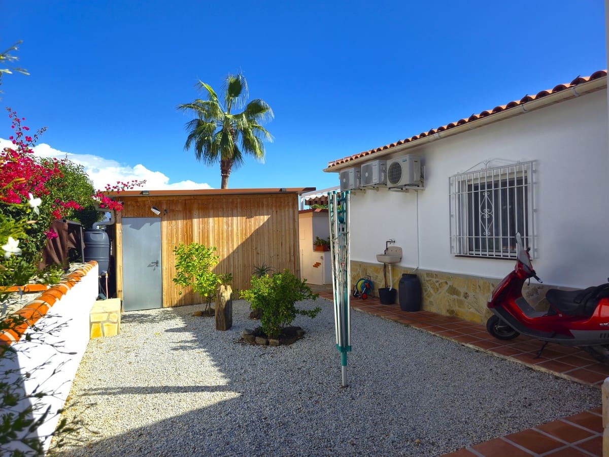 3 sovrum Villa till salu i Arenas med pool garage - 595 000 € (Ref: 9363436)