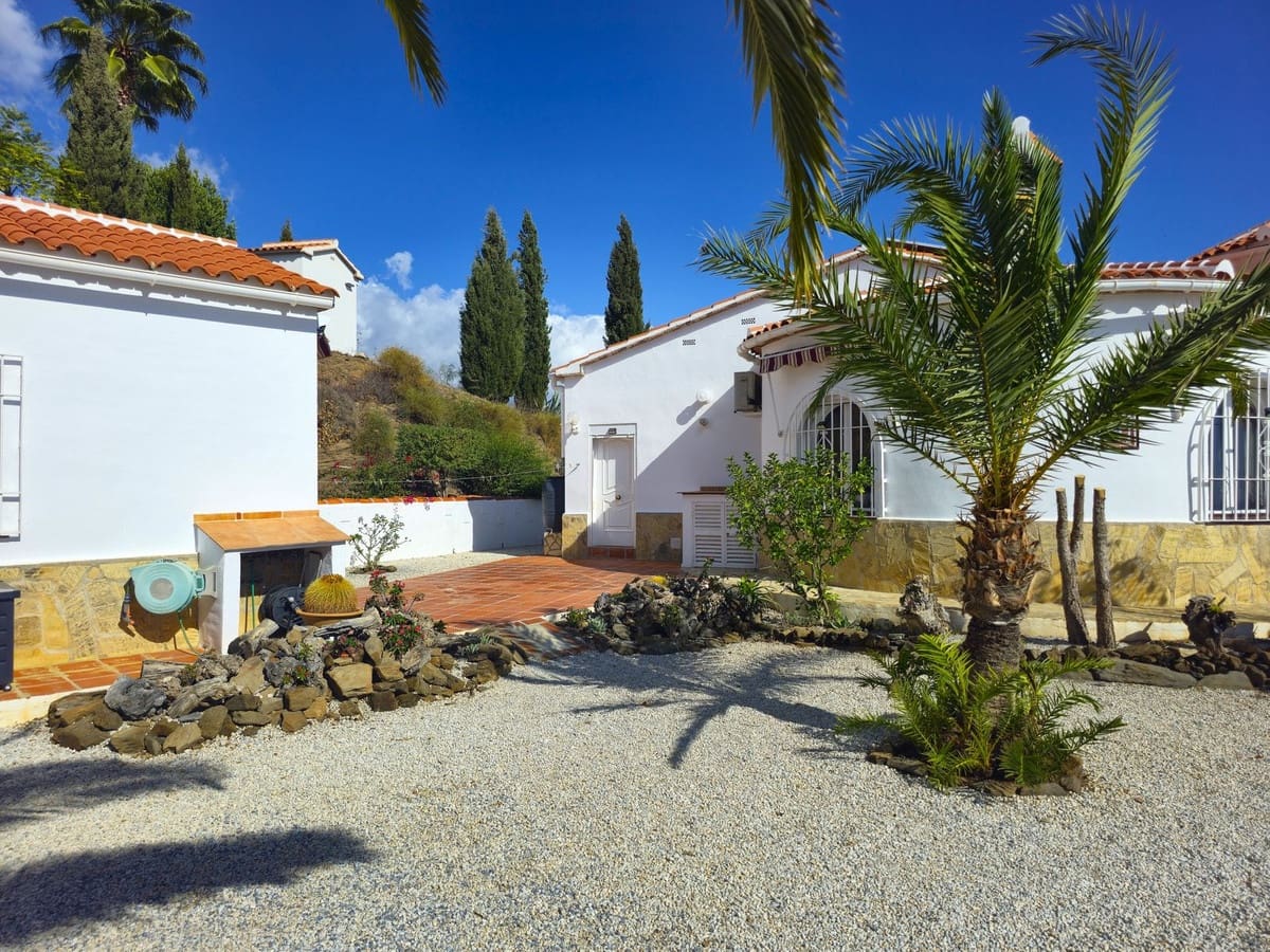 3 sovrum Villa till salu i Arenas med pool garage - 595 000 € (Ref: 9363436)