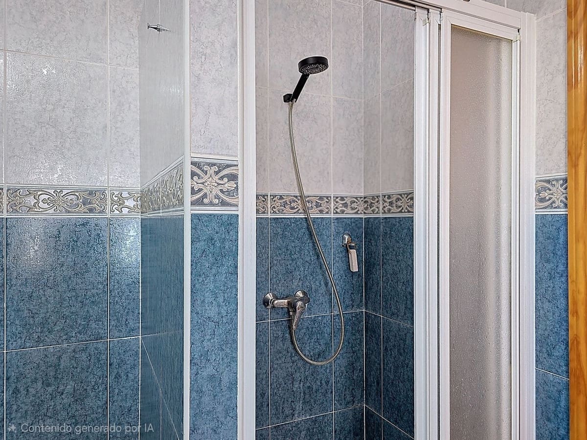 Chalet de 3 habitaciones en Arenas en venta con piscina garaje - 549.000 € (Ref: 9363436)