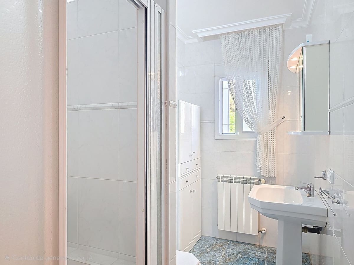 Chalet de 3 habitaciones en Arenas en venta con piscina garaje - 549.000 € (Ref: 9363436)