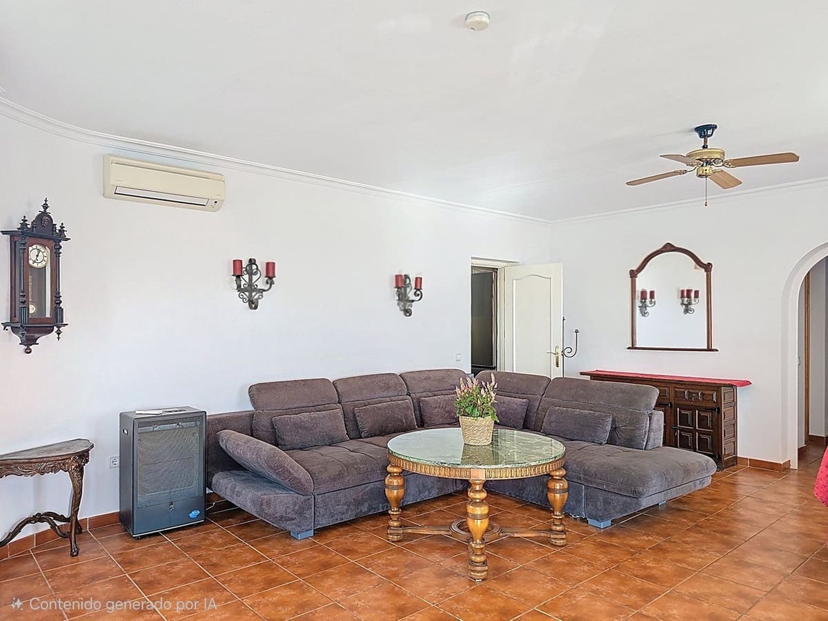 Chalet de 3 habitaciones en Arenas en venta con piscina garaje - 549.000 € (Ref: 9363436)