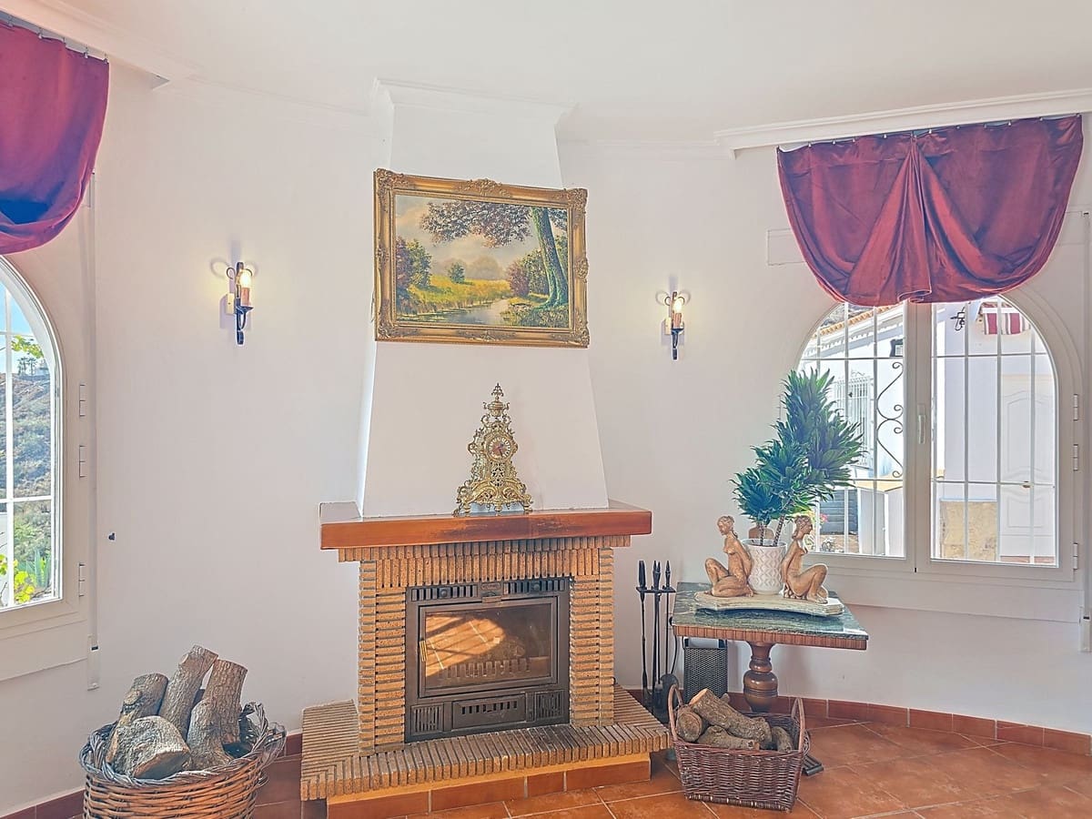 Chalet de 3 habitaciones en Arenas en venta con piscina garaje - 549.000 € (Ref: 9363436)