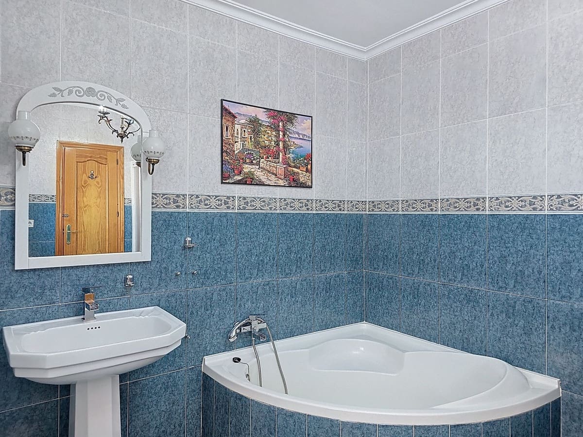 Chalet de 3 habitaciones en Arenas en venta con piscina garaje - 549.000 € (Ref: 9363436)