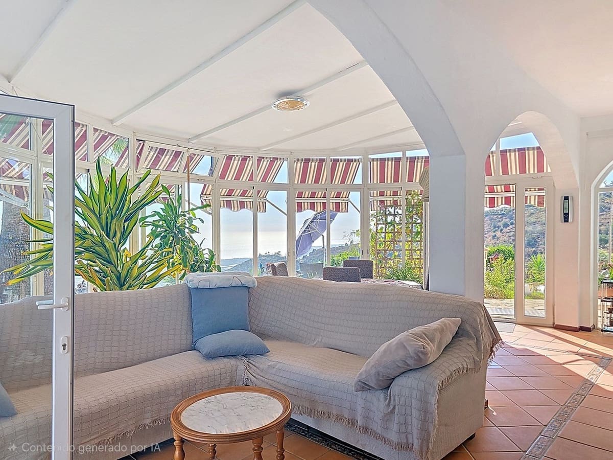 Chalet de 3 habitaciones en Arenas en venta con piscina garaje - 549.000 € (Ref: 9363436)