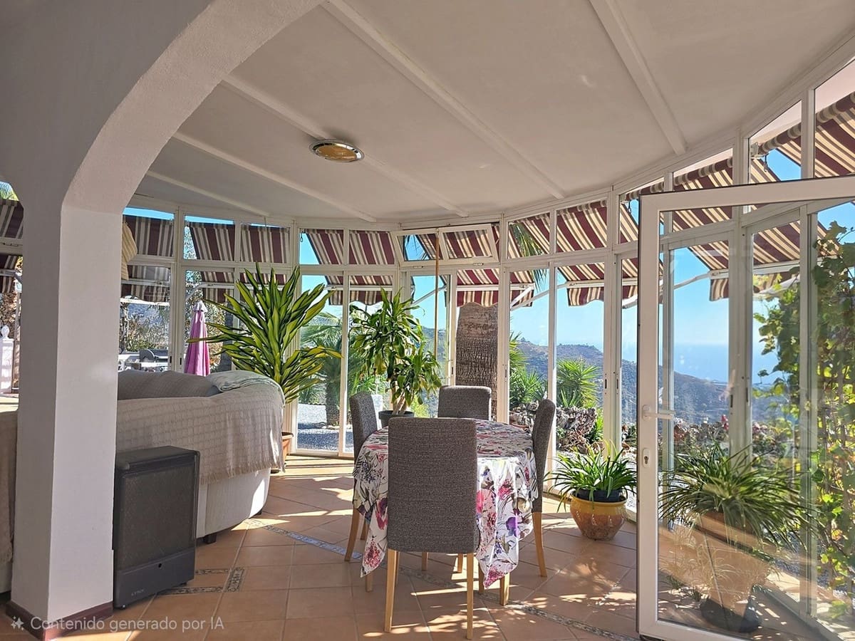 Chalet de 3 habitaciones en Arenas en venta con piscina garaje - 549.000 € (Ref: 9363436)