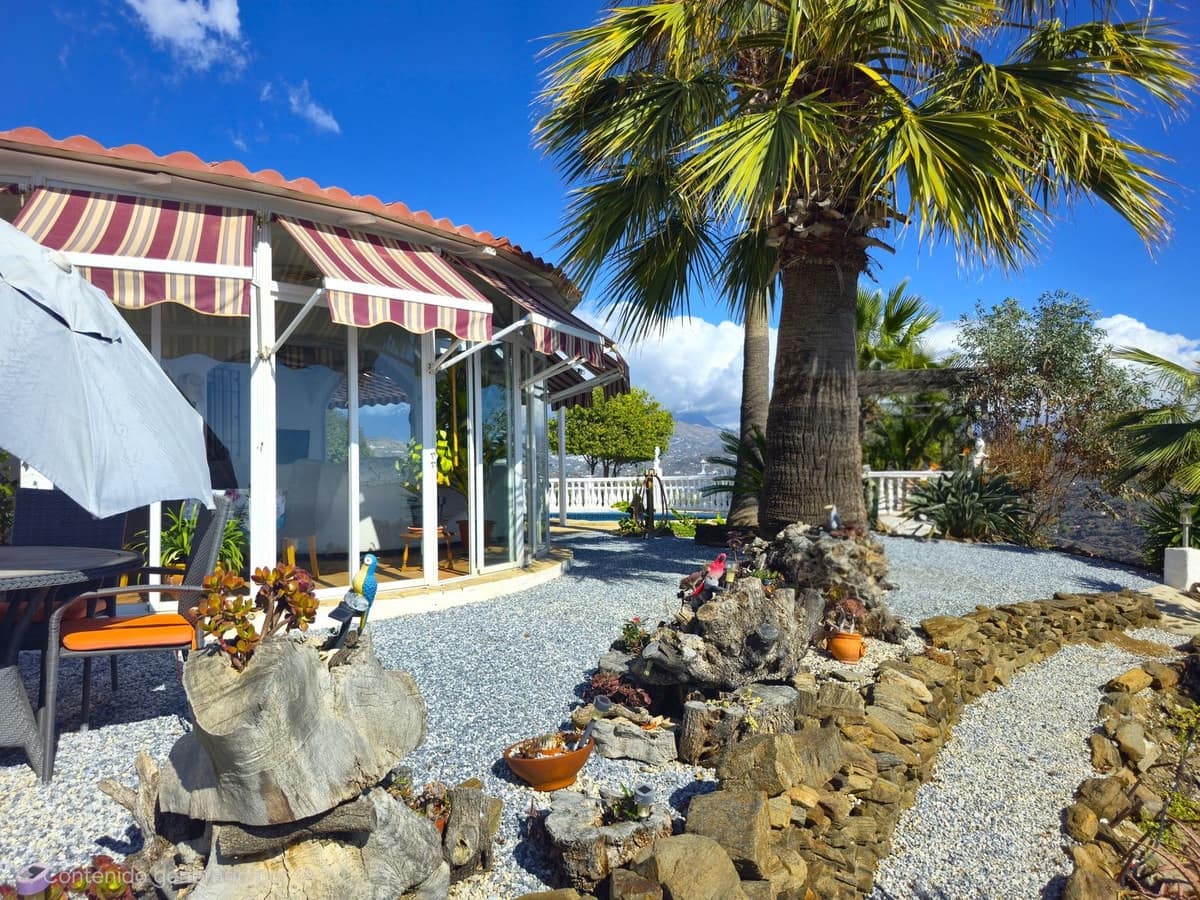 Chalet de 3 habitaciones en Arenas en venta con piscina garaje - 549.000 € (Ref: 9363436)