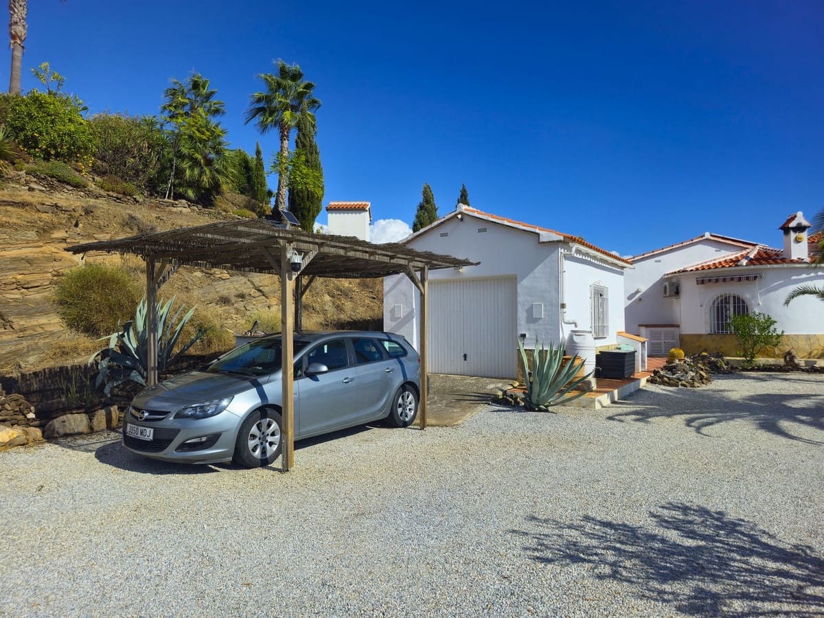 Chalet de 3 habitaciones en Arenas en venta con piscina garaje - 549.000 € (Ref: 9363436)