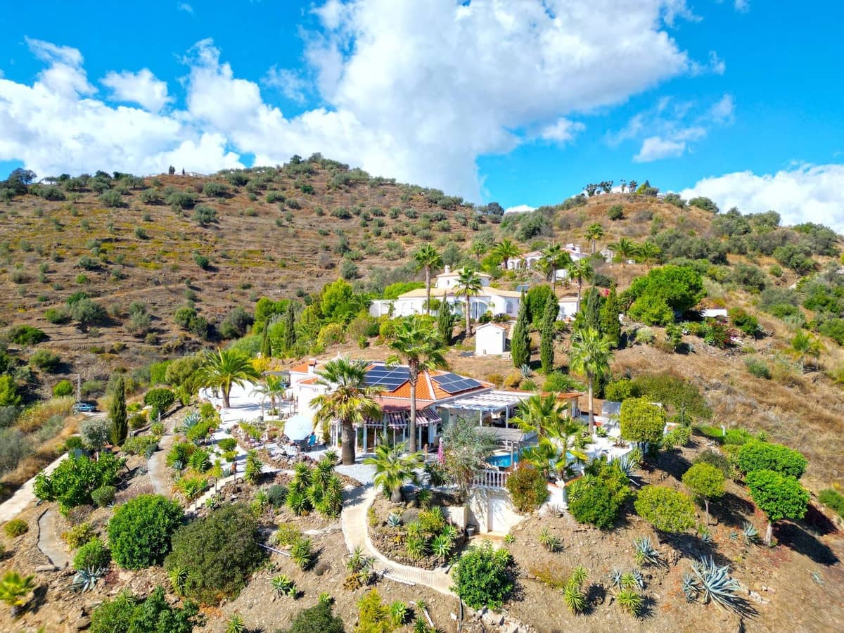 Chalet de 3 habitaciones en Arenas en venta con piscina garaje - 549.000 € (Ref: 9363436)