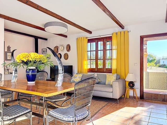 4 sypialnia Finka/Dom wiejski na sprzedaż w Villanueva de Tapia z basenem garażem - 395 000 € (Ref: 9372174)