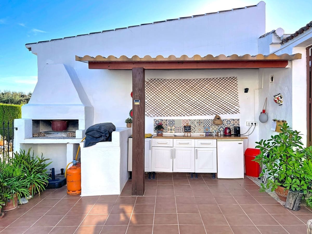 4 chambre Finca/Maison de Campagne à vendre à Villanueva de Tapia avec piscine garage - 395 000 € (Ref: 9372174)