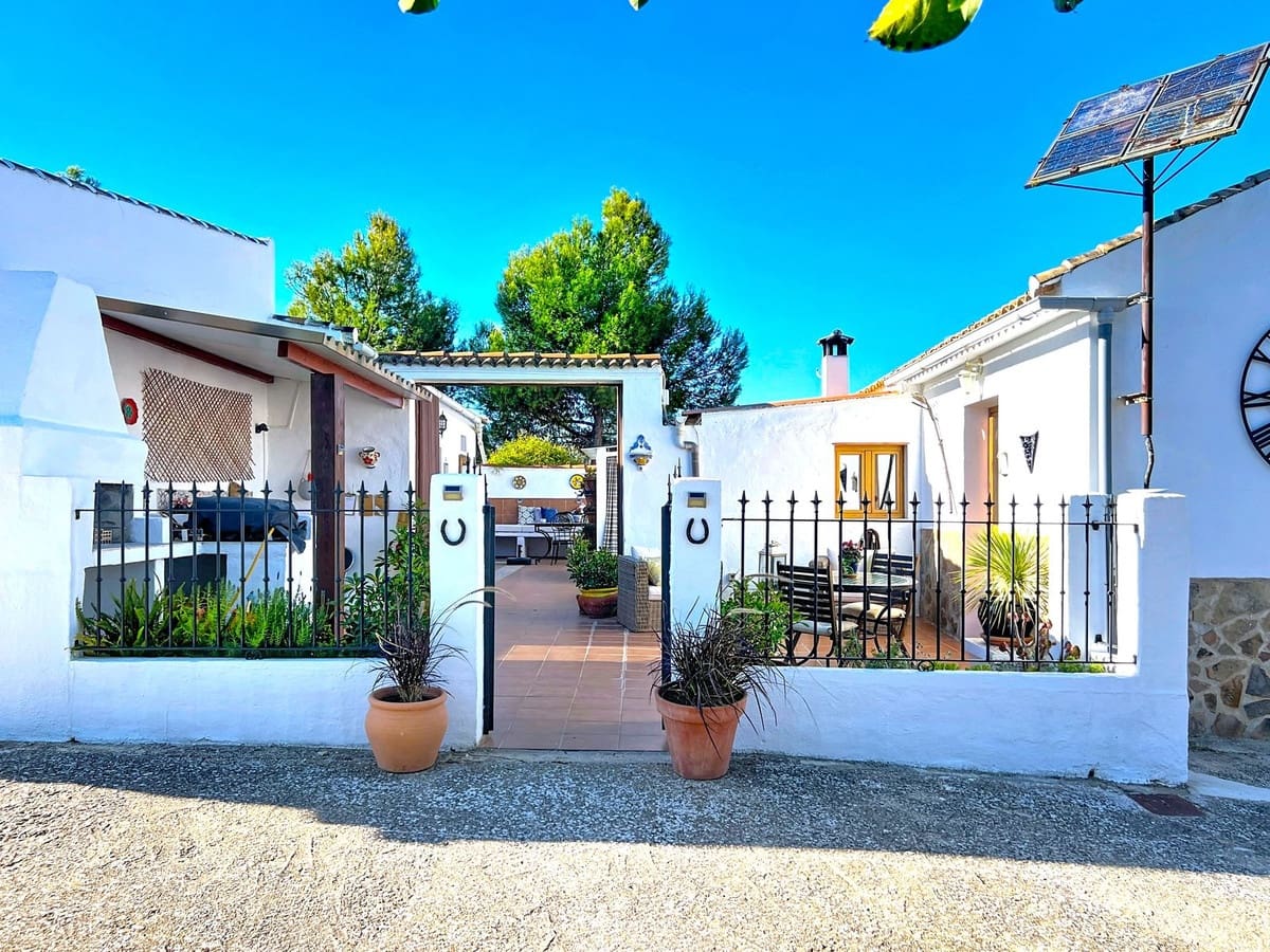 4 chambre Finca/Maison de Campagne à vendre à Villanueva de Tapia avec piscine garage - 395 000 € (Ref: 9372174)