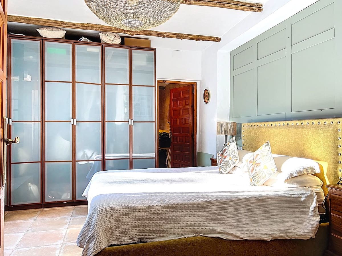 4 chambre Finca/Maison de Campagne à vendre à Villanueva de Tapia avec piscine garage - 395 000 € (Ref: 9372174)