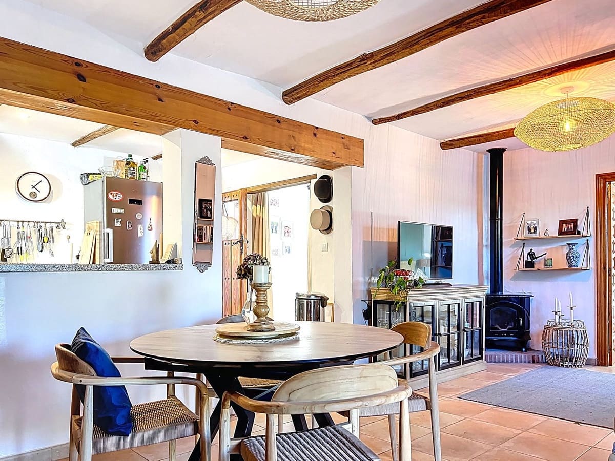 4 chambre Finca/Maison de Campagne à vendre à Villanueva de Tapia avec piscine garage - 395 000 € (Ref: 9372174)