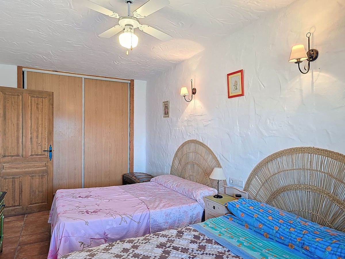 2 bedroom Finca/Country House for sale in Frigiliana with pool garage - € 350,000 (Ref: 9382016)