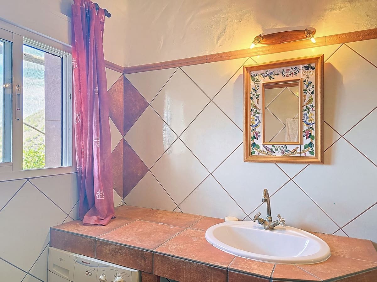 2 bedroom Finca/Country House for sale in Frigiliana with pool garage - € 350,000 (Ref: 9382016)