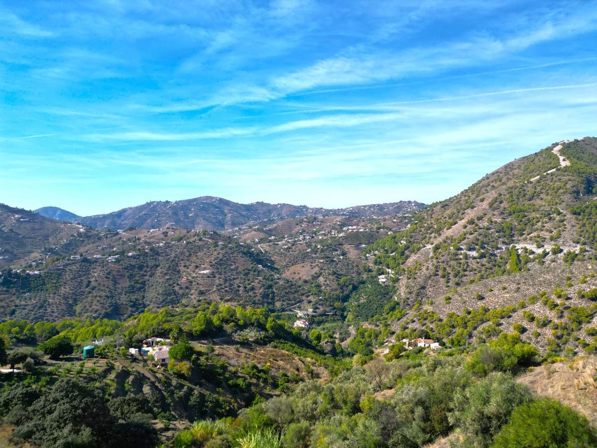 2 bedroom Finca/Country House for sale in Frigiliana with pool garage - € 350,000 (Ref: 9382016)