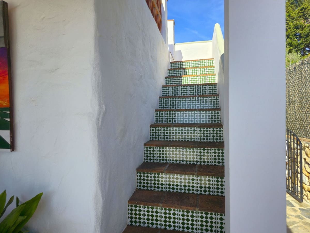 2 bedroom Finca/Country House for sale in Frigiliana with pool garage - € 339,000 (Ref: 9382016)
