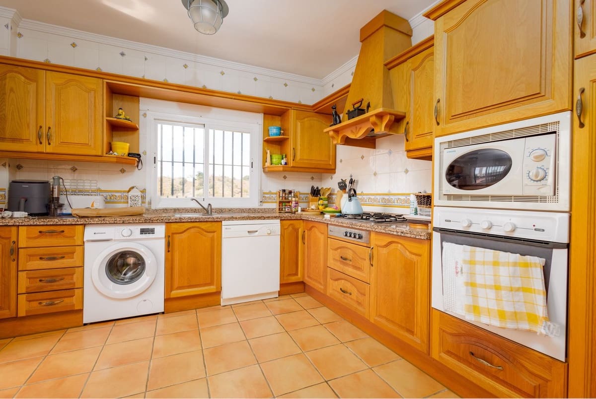 5 sovrum Villa till salu i Canillas de Aceituno med pool garage - 435 000 € (Ref: 9386746)