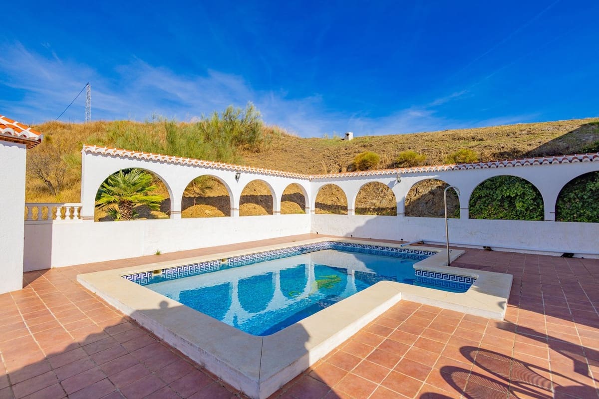 5 sovrum Villa till salu i Canillas de Aceituno med pool garage - 435 000 € (Ref: 9386746)