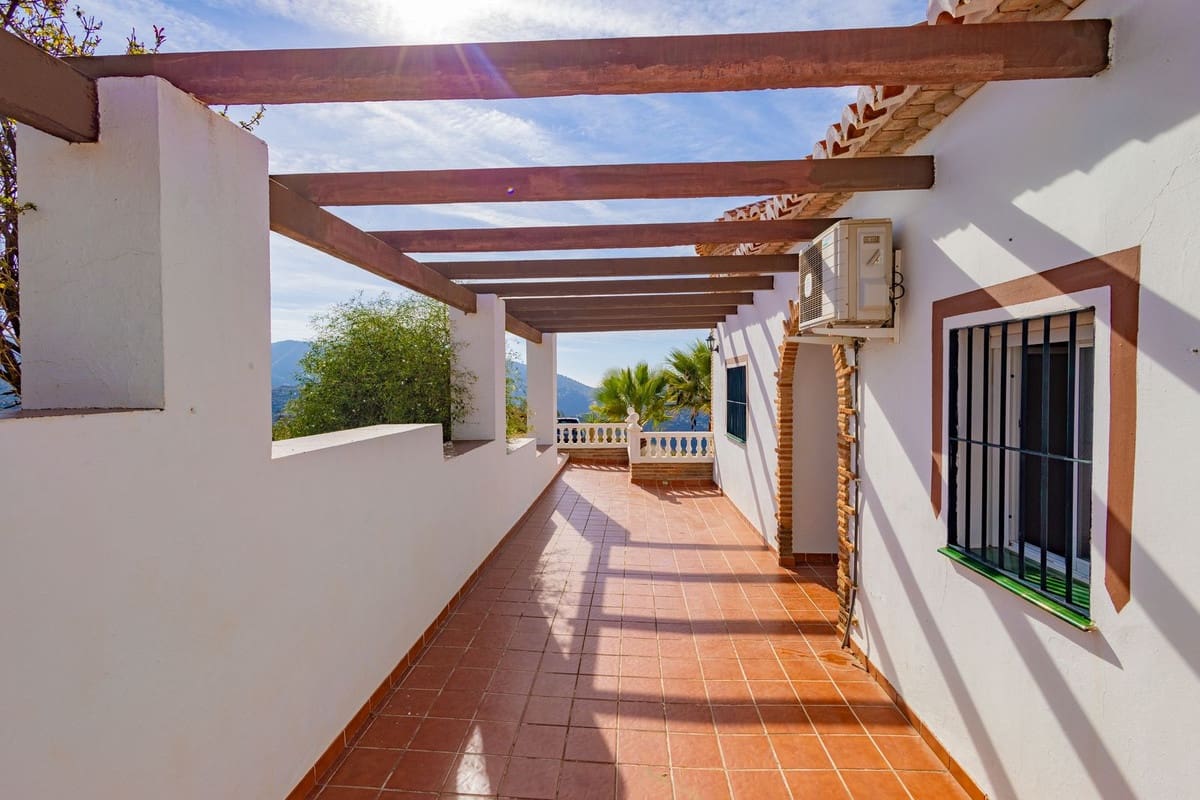 5 sovrum Villa till salu i Canillas de Aceituno med pool garage - 435 000 € (Ref: 9386746)