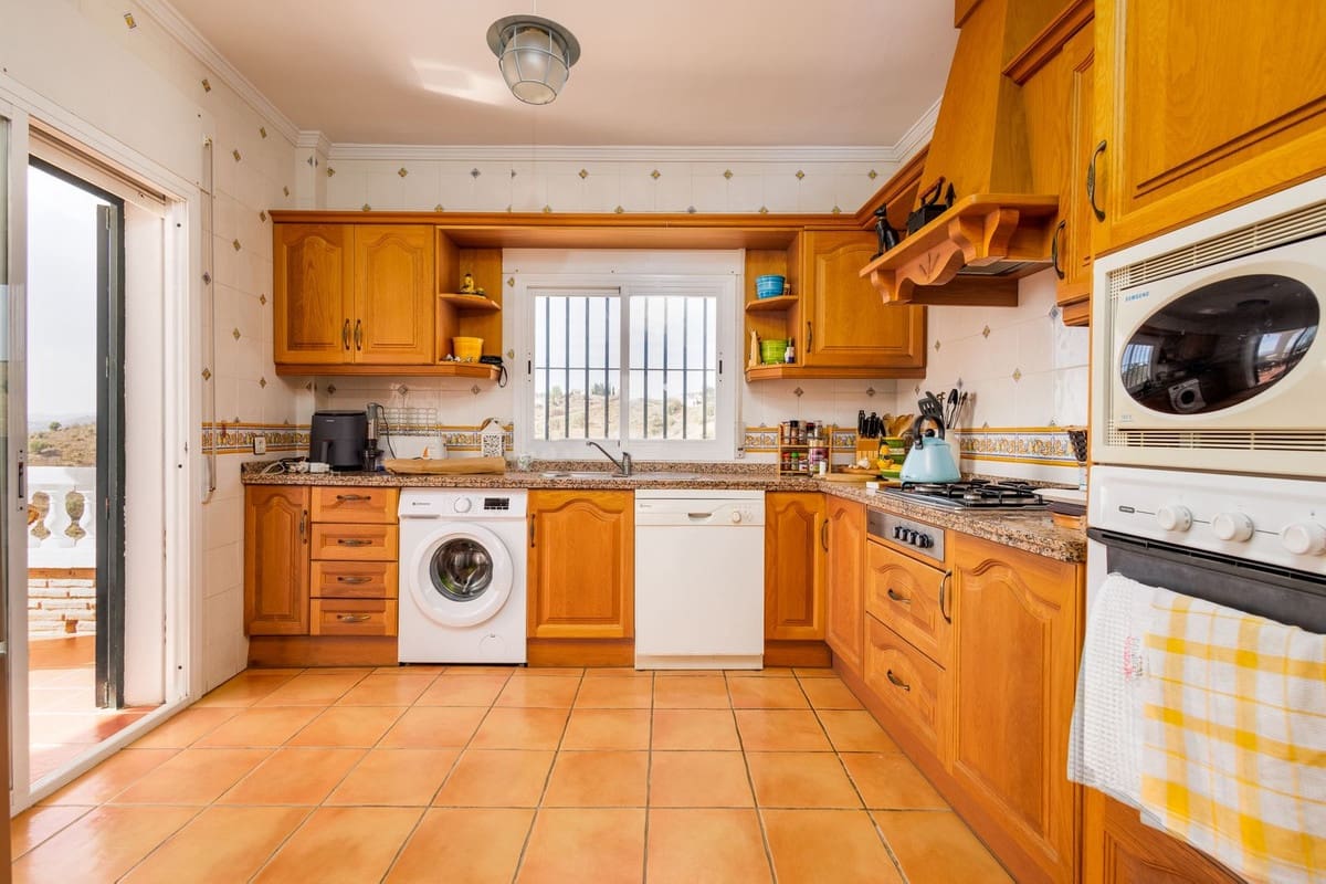 5 sovrum Villa till salu i Canillas de Aceituno med pool garage - 435 000 € (Ref: 9386746)