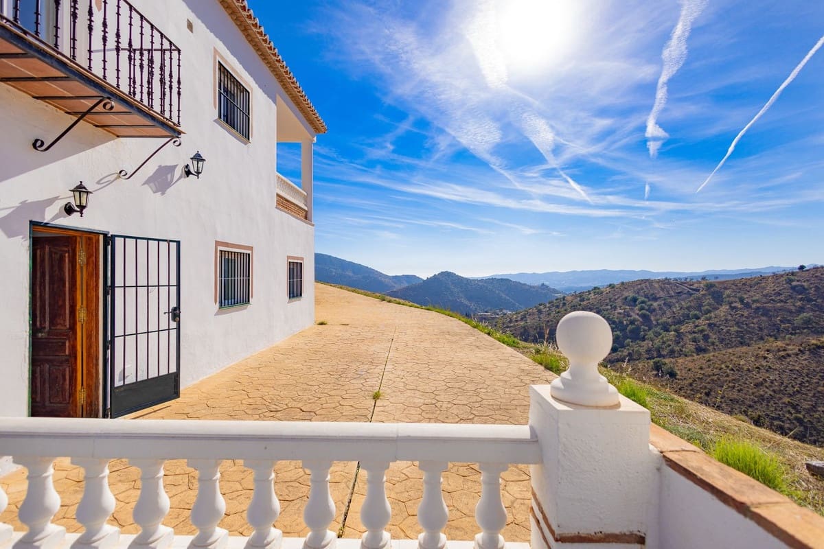 5 sovrum Villa till salu i Canillas de Aceituno med pool garage - 435 000 € (Ref: 9386746)