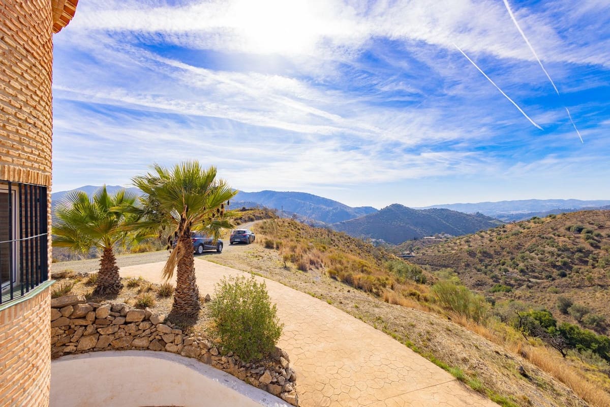 5 sovrum Villa till salu i Canillas de Aceituno med pool garage - 435 000 € (Ref: 9386746)