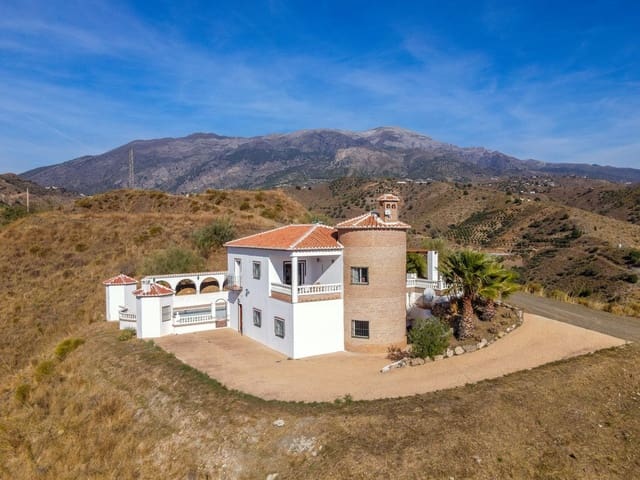 5 sovrum Villa till salu i Canillas de Aceituno med pool garage - 435 000 € (Ref: 9386746)