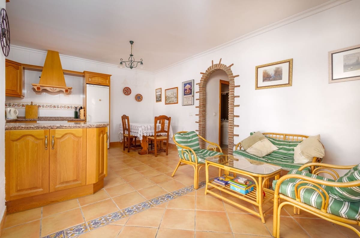 5 sypialnia Willa na sprzedaż w Canillas de Aceituno z basenem garażem - 435 000 € (Ref: 9386746)