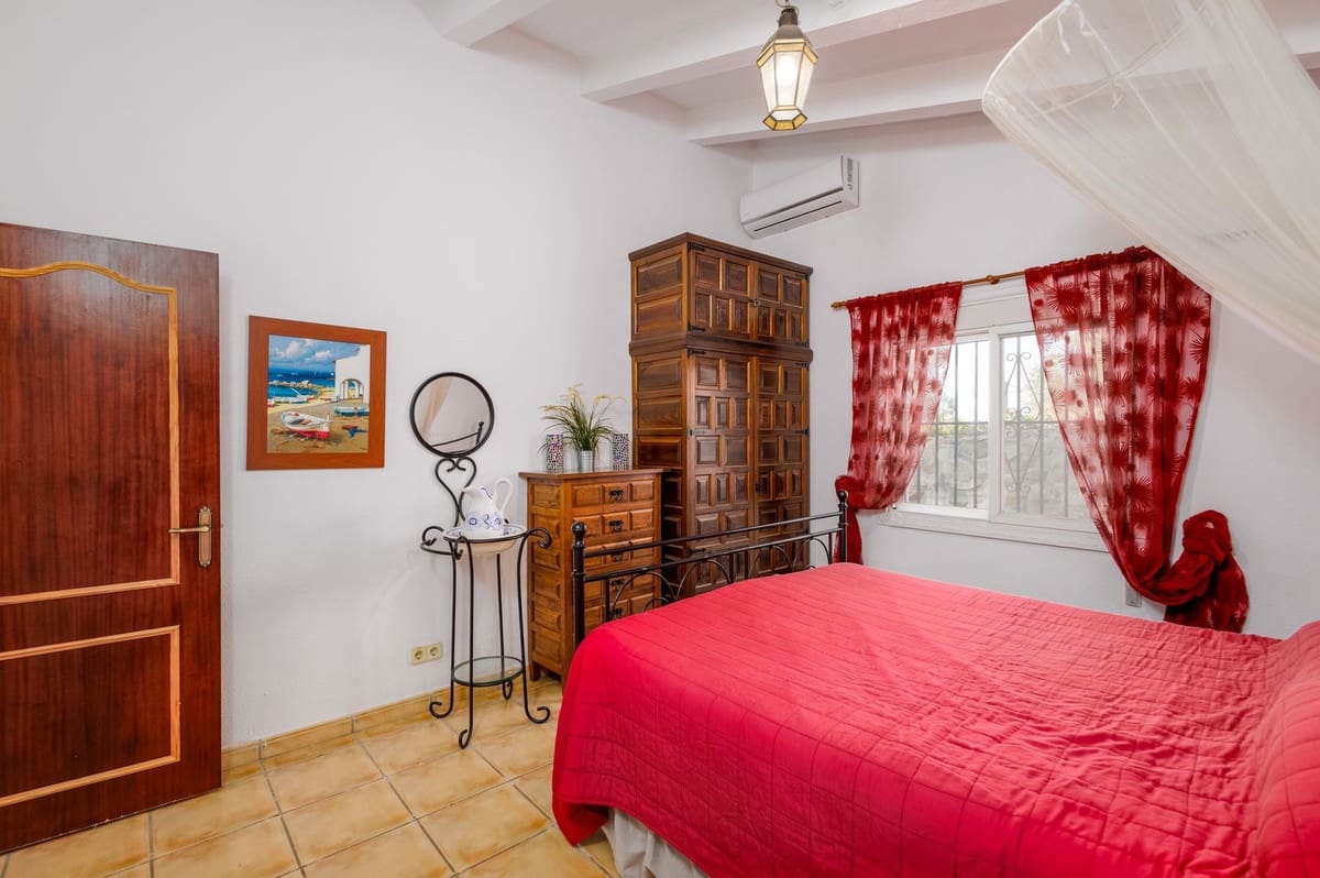 2 slaapkamer Finca/Landhuis te koop in Canillas de Aceituno met zwembad garage - € 295.000 (Ref: 9388712)