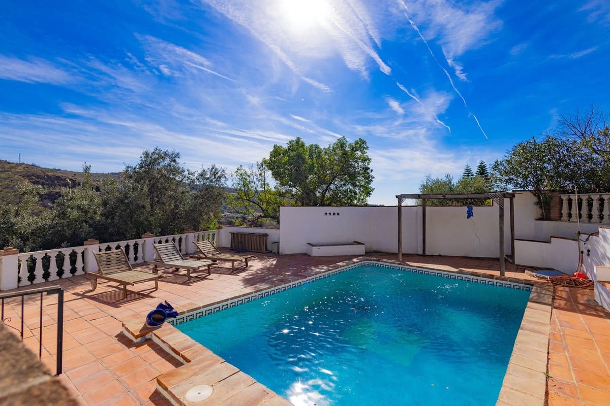 2 slaapkamer Finca/Landhuis te koop in Canillas de Aceituno met zwembad garage - € 295.000 (Ref: 9388712)