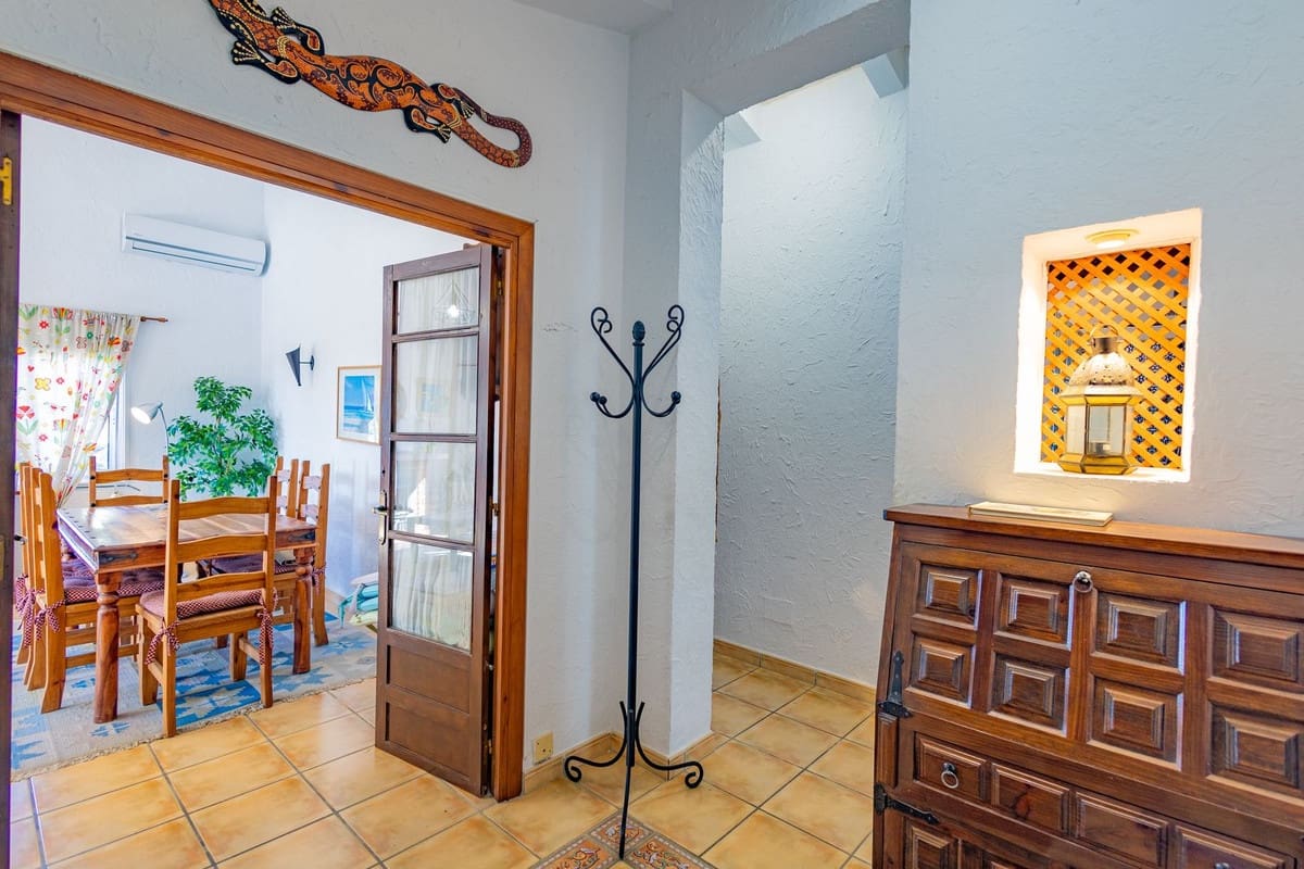 2 slaapkamer Finca/Landhuis te koop in Canillas de Aceituno met zwembad garage - € 295.000 (Ref: 9388712)