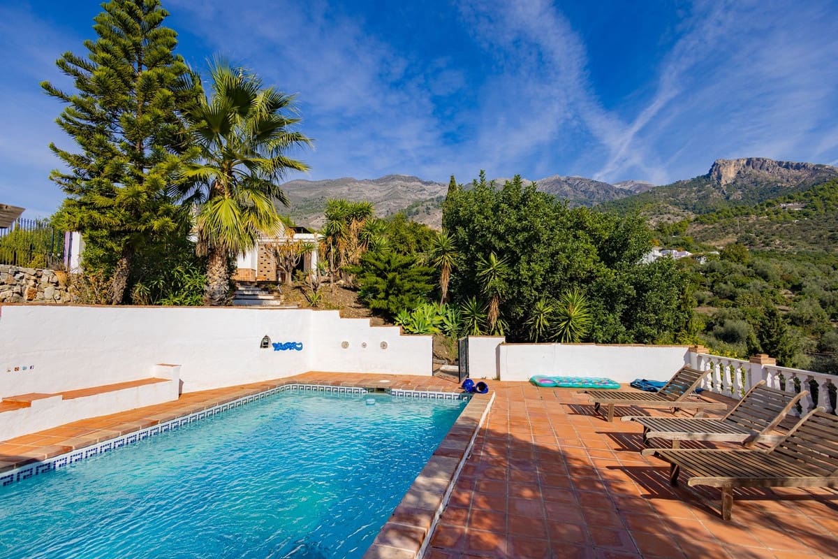 2 slaapkamer Finca/Landhuis te koop in Canillas de Aceituno met zwembad garage - € 295.000 (Ref: 9388712)