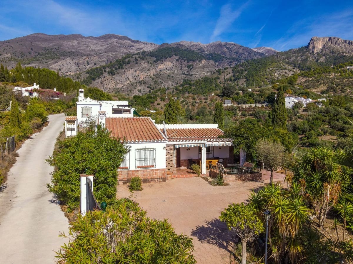 2 slaapkamer Finca/Landhuis te koop in Canillas de Aceituno met zwembad garage - € 295.000 (Ref: 9388712)