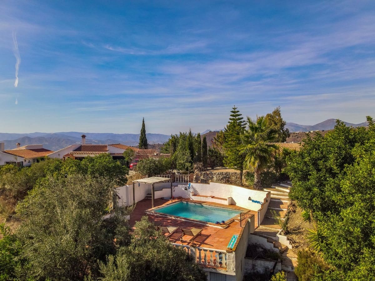 2 slaapkamer Finca/Landhuis te koop in Canillas de Aceituno met zwembad garage - € 295.000 (Ref: 9388712)