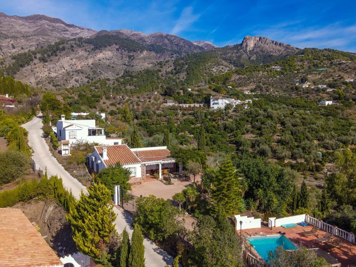 2 slaapkamer Finca/Landhuis te koop in Canillas de Aceituno met zwembad garage - € 295.000 (Ref: 9388712)