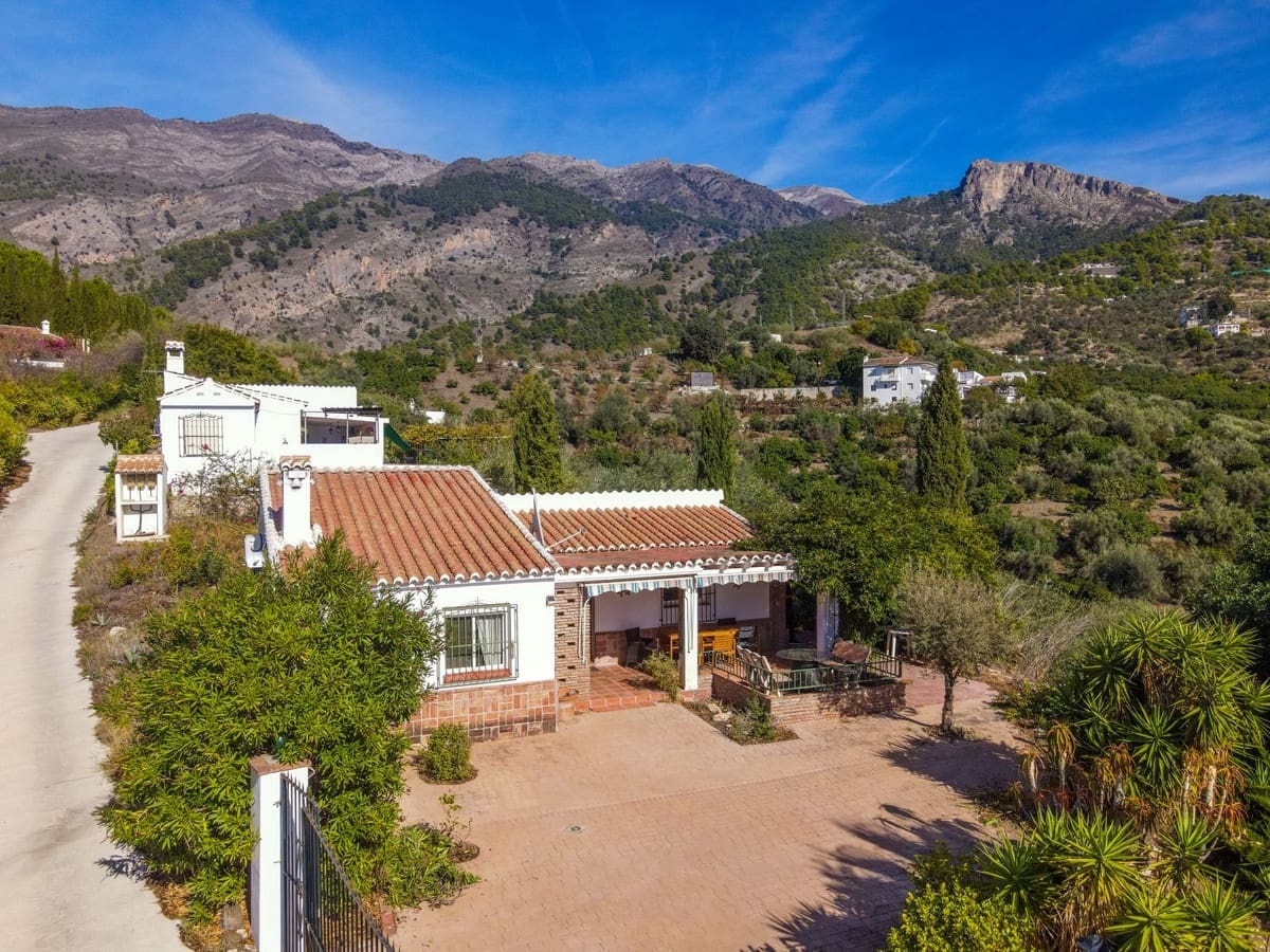 2 slaapkamer Finca/Landhuis te koop in Canillas de Aceituno met zwembad garage - € 295.000 (Ref: 9388712)