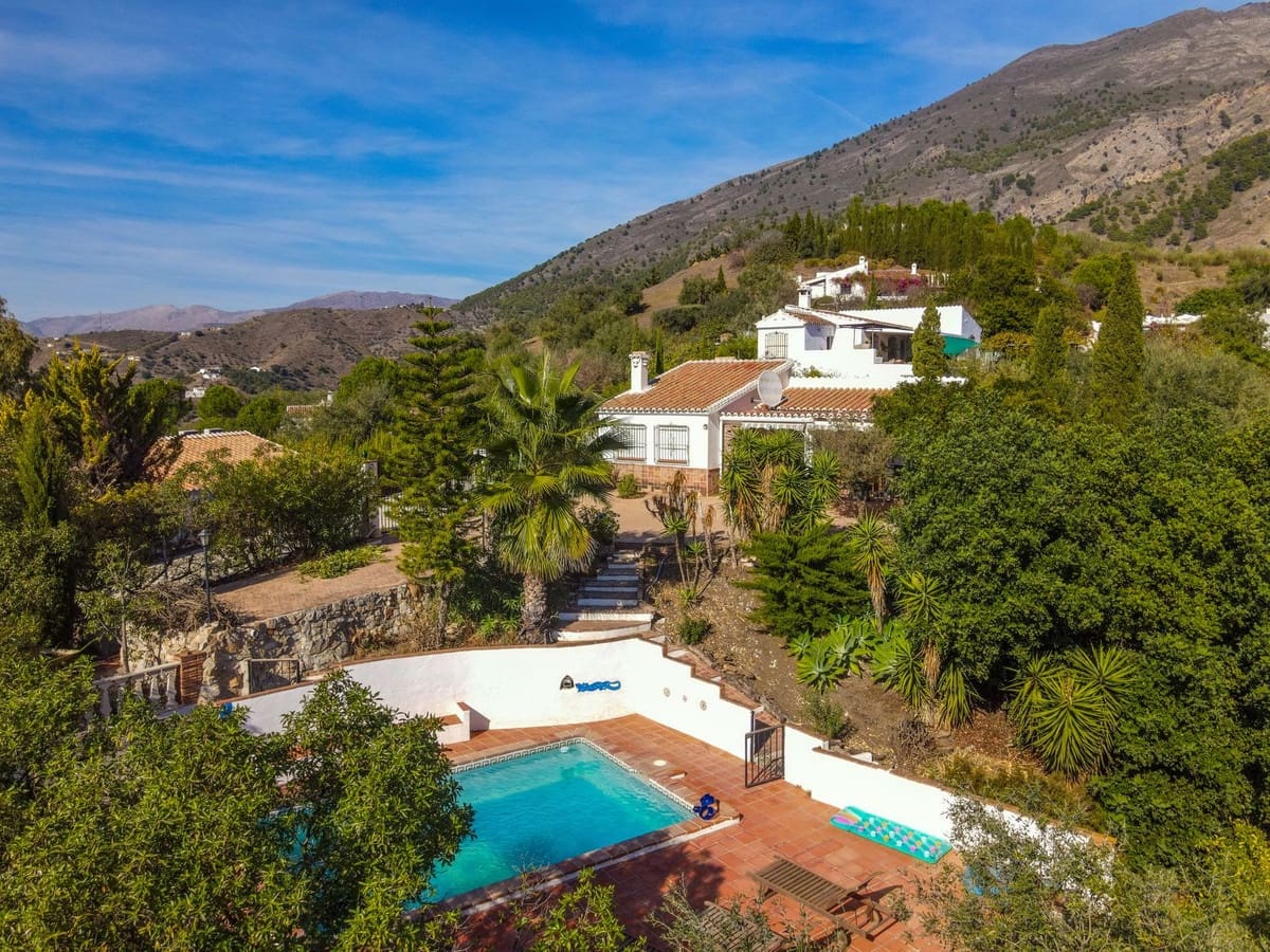 2 soverom Finca/Herregård til salgs i Canillas de Aceituno med svømmebasseng garasje - € 295 000 (Ref: 9388712)