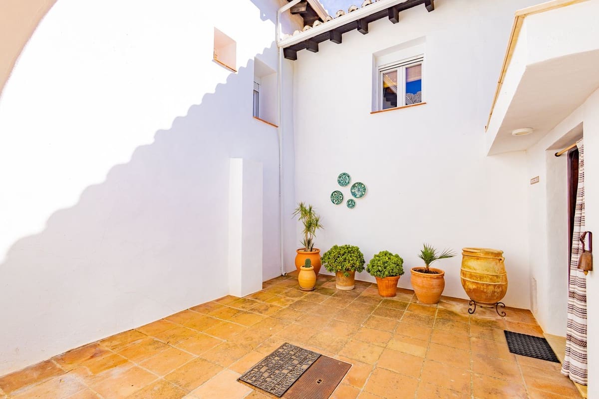 6 soveværelse Finca/Landehus til salg i Colmenar med swimmingpool garage - € 1.250.000 (Ref: 9394267)