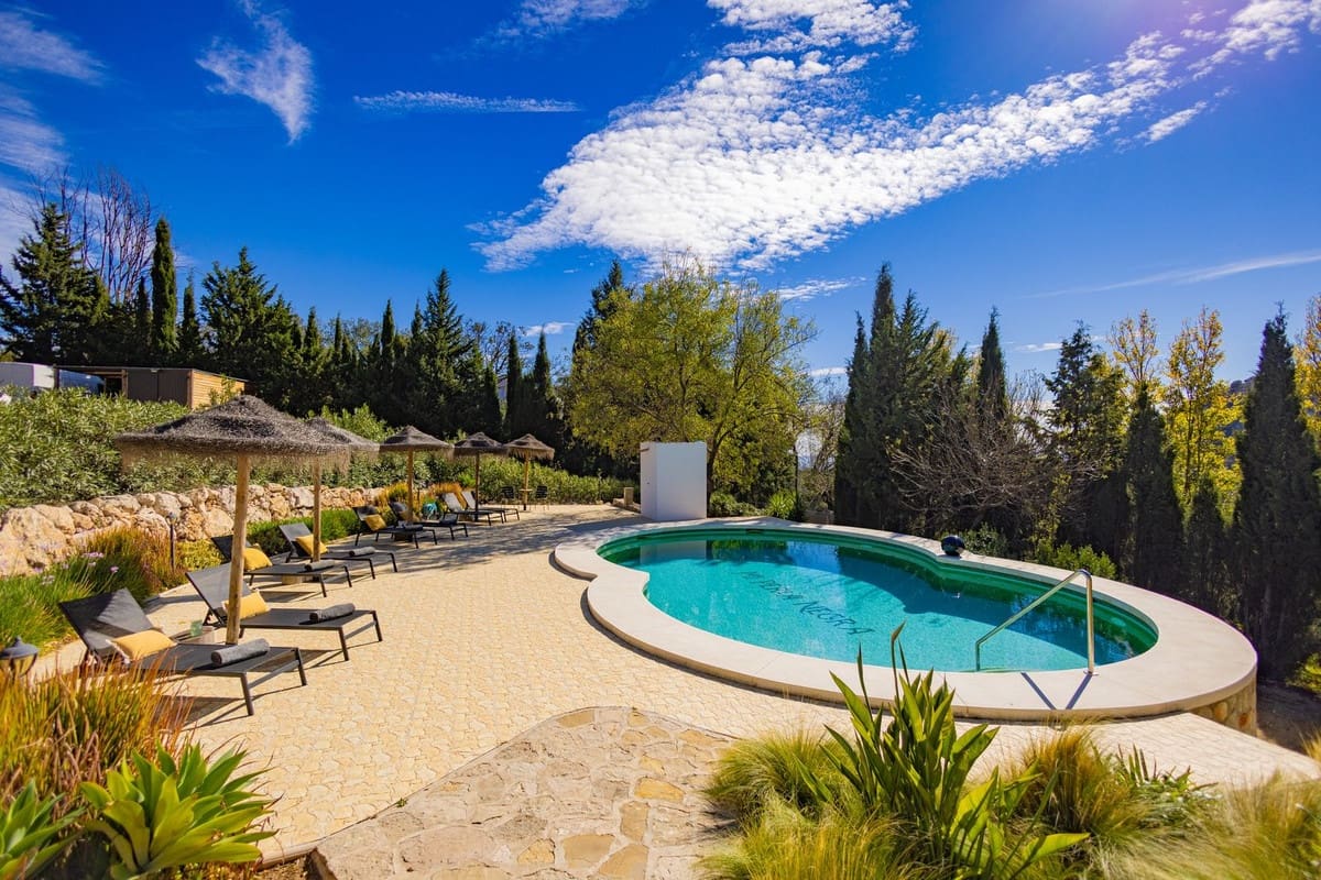 6 soveværelse Finca/Landehus til salg i Colmenar med swimmingpool garage - € 1.250.000 (Ref: 9394267)