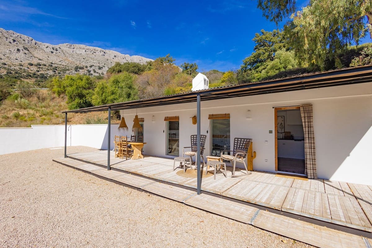 6 soveværelse Finca/Landehus til salg i Colmenar med swimmingpool garage - € 1.250.000 (Ref: 9394267)