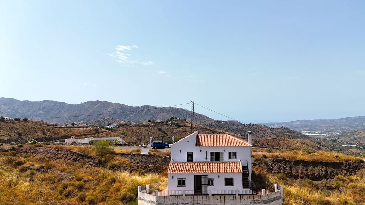 3 sovrum Villa till salu i Canillas de Aceituno - 345 000 € (Ref: 9397990)