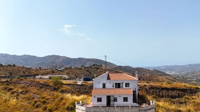 3 sovrum Villa till salu i Canillas de Aceituno - 345 000 € (Ref: 9397990)