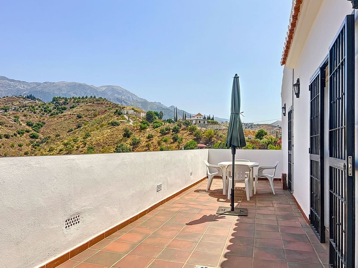 3 sovrum Villa till salu i Canillas de Aceituno - 345 000 € (Ref: 9397990)