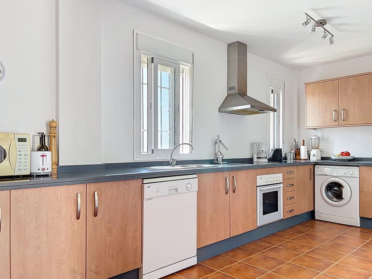 3 soverom Villa til salgs i Canillas de Aceituno - € 345 000 (Ref: 9397990)