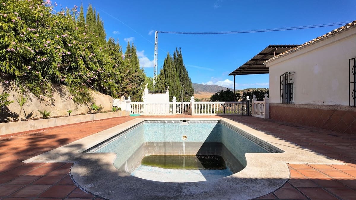 3 slaapkamer Villa te koop in Pizarra met zwembad garage - € 580.000 (Ref: 9398770)