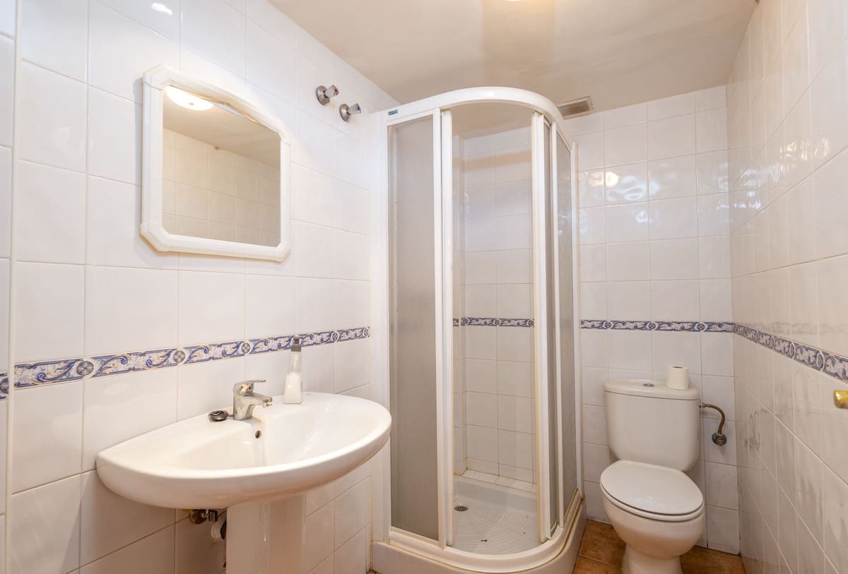 7 soveværelse Villa til salg i Velez de Benaudalla med garage - € 995.000 (Ref: 9400150)