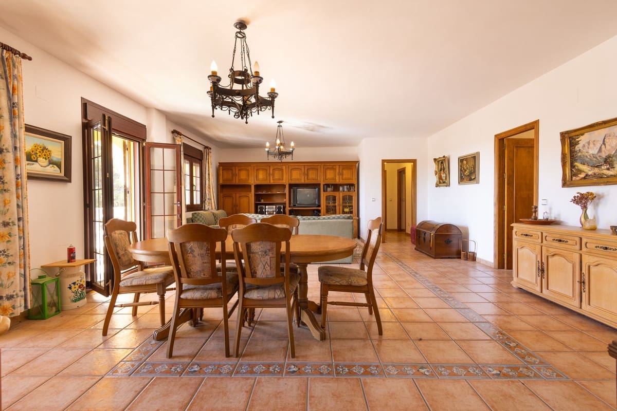 7 soveværelse Villa til salg i Velez de Benaudalla med garage - € 995.000 (Ref: 9400150)